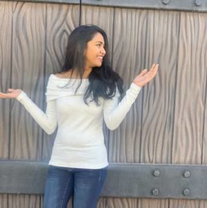 Meet your Posher, Cynthia